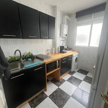 홈스테이 2 En Tercera Planta Sin Ascensor No Es Un Piso Entero! A Compartir Bano Y Cocina!