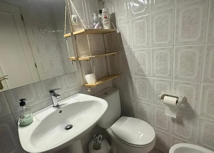홈스테이 2 En Tercera Planta Sin Ascensor No Es Un Piso Entero! A Compartir Bano Y Cocina! 푸엔히롤라